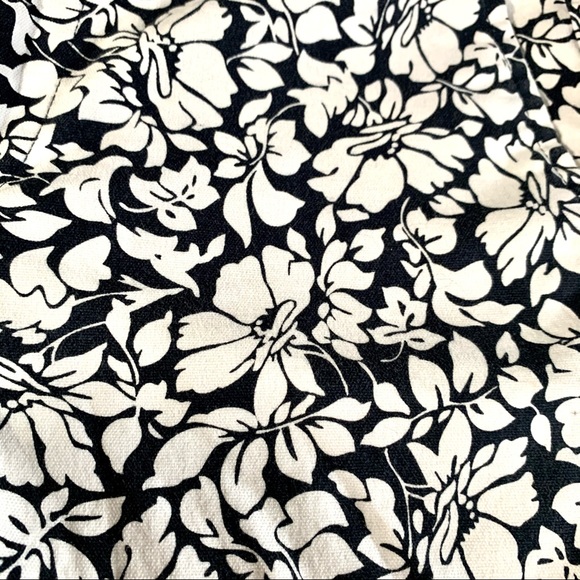Banana Republic "Hampton Fit" Floral Shorts - Picture 3 of 4